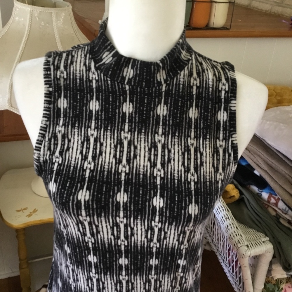 THML DRESS - Picture 4 of 8